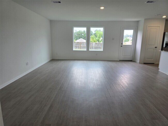 Foto del edificio - 25560 Blossom Ct