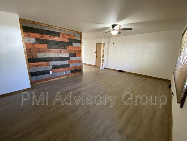Building Photo - 5631 SW 15th St