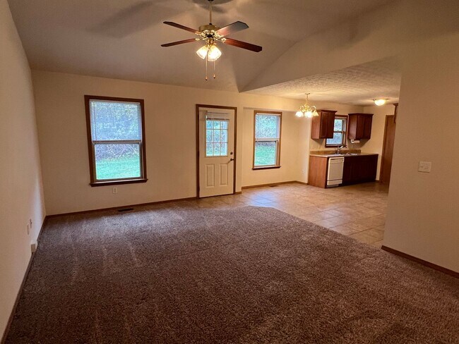 Building Photo - Nixa Rental available in Tuckaway neighborhood