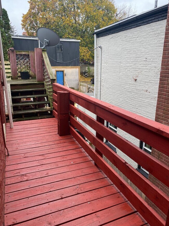 Foto del edificio - 644 E Chestnut St