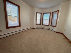 Building Photo - 5 Spruce St