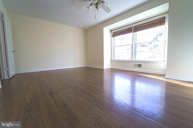 Building Photo - 2208 Bucknell Terrace
