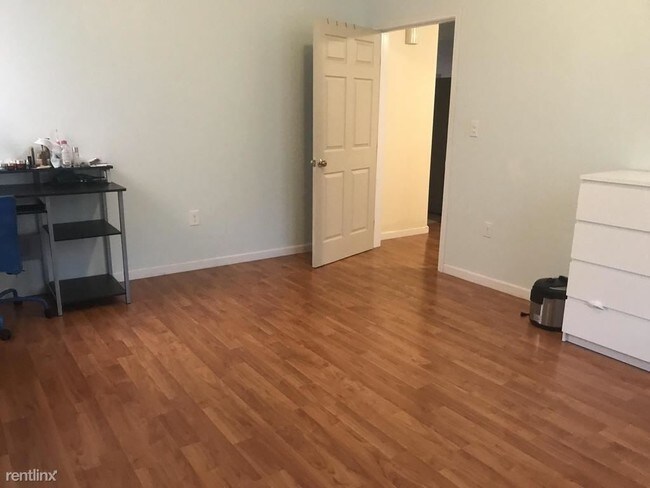 Building Photo - 3 br, 1 bath Apartment - 183 Morewood Ave
