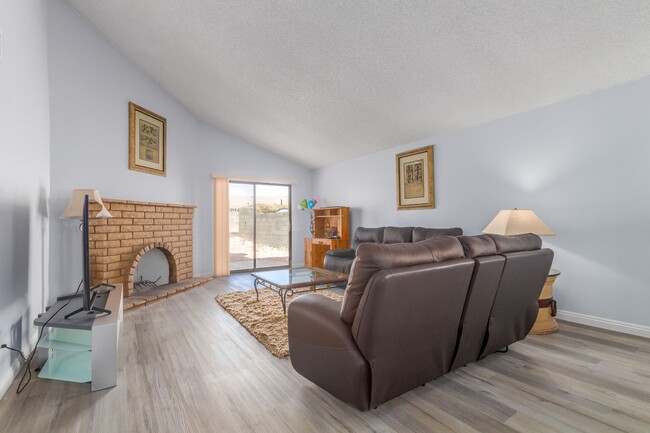 Building Photo - RANCHO DE ORO