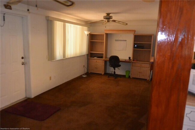 Foto del edificio - 220 Sparrow Ave