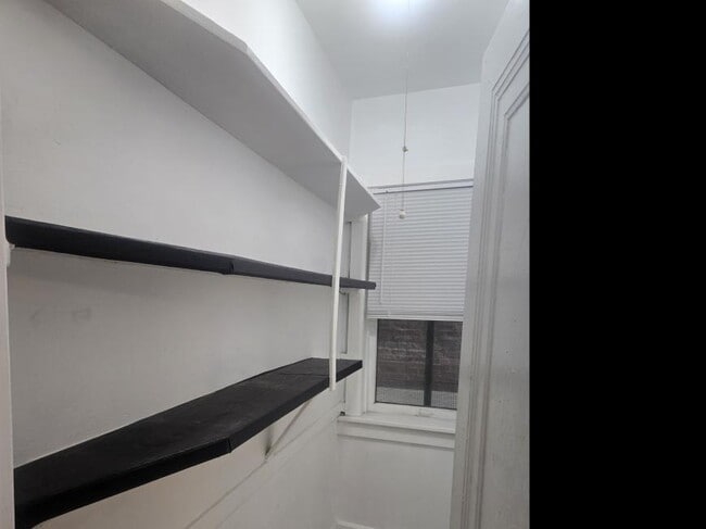 Building Photo - 1 bedroom in Chicago IL 60622