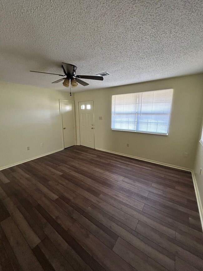 Building Photo - 106 Gabriel Cir