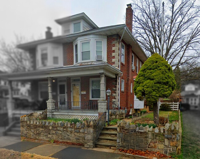 Building Photo - 2409 Spring St