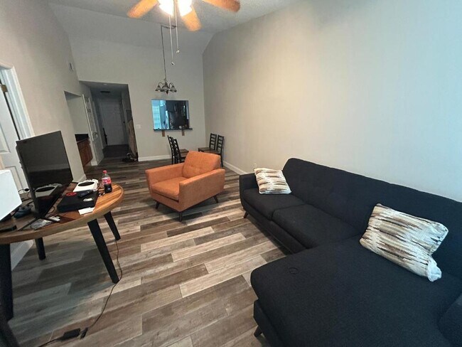 Foto del edificio - 9532 Darien Ave