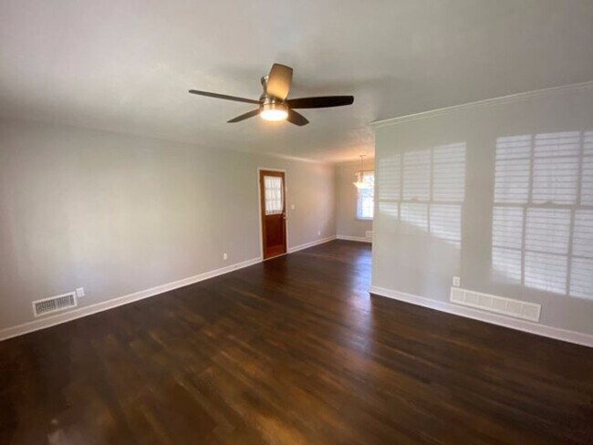 Building Photo - NEW Listing - Lovely, Brick Ranch near His...