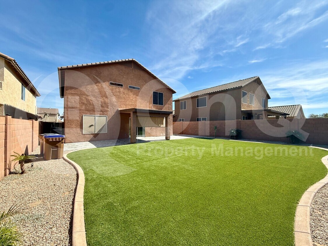 Foto del edificio - 32094 N Cherry Creek Rd