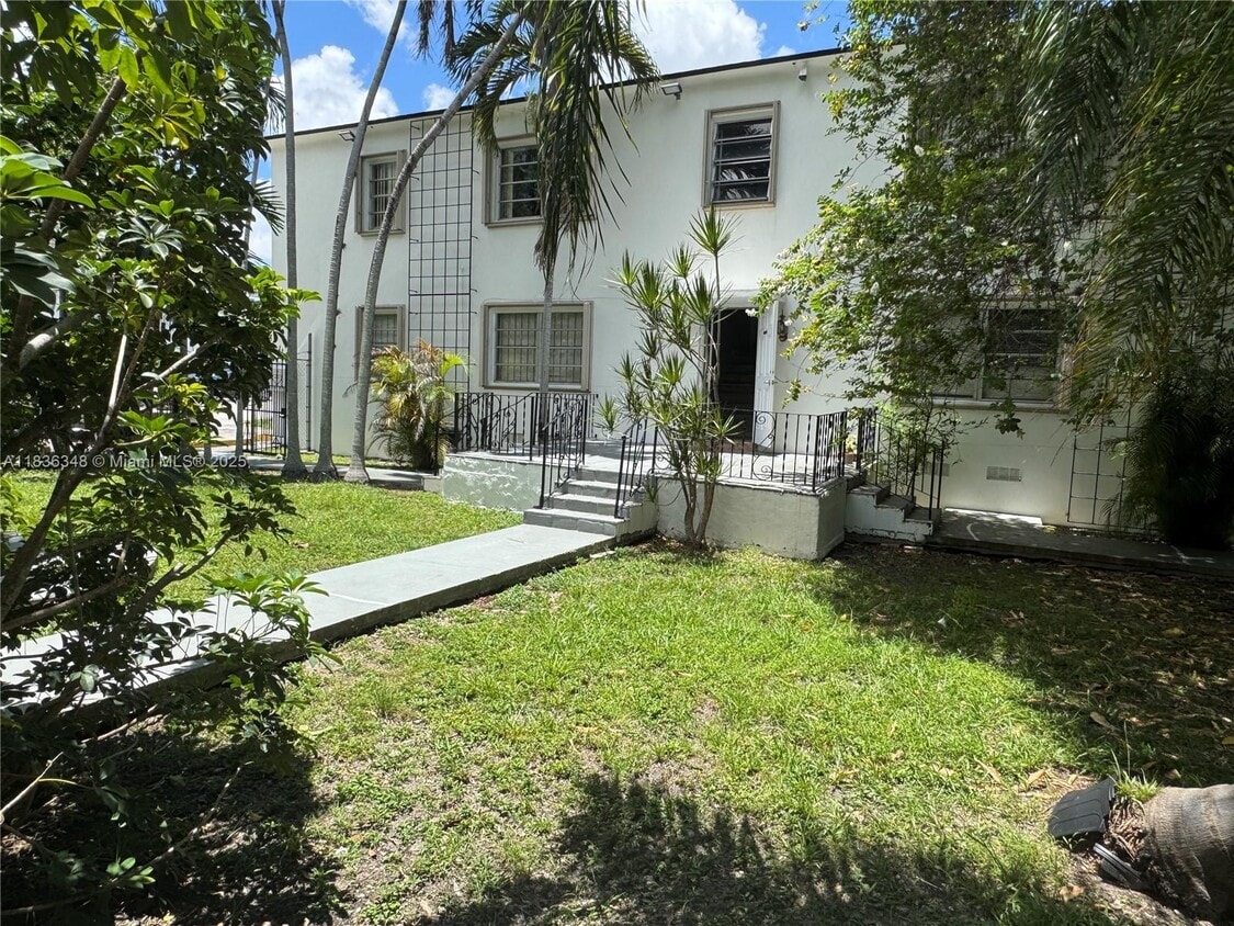 Primary Photo - 1421 SW 37th Ave
