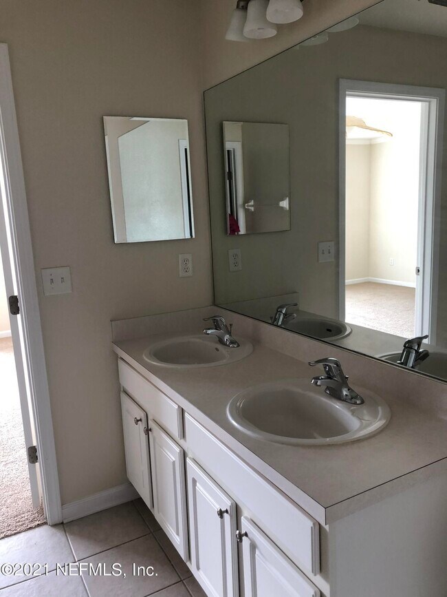 Building Photo - 7126 Stonelion Cir