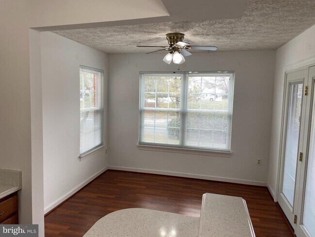 Building Photo - 2406 Forest Edge Ct