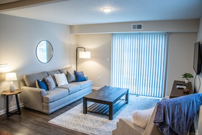 Interior Photo - The Square at Latham Park