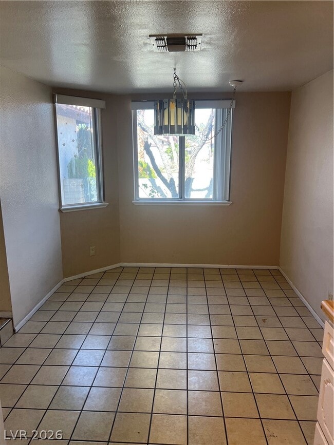 Building Photo - 2625 Lourdes Ave