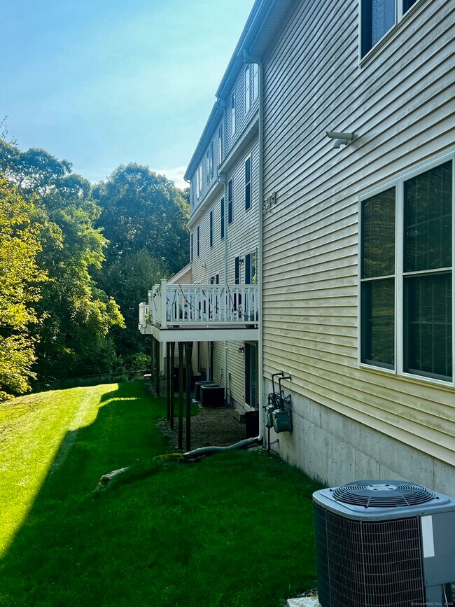 Building Photo - 15 Freedom Way