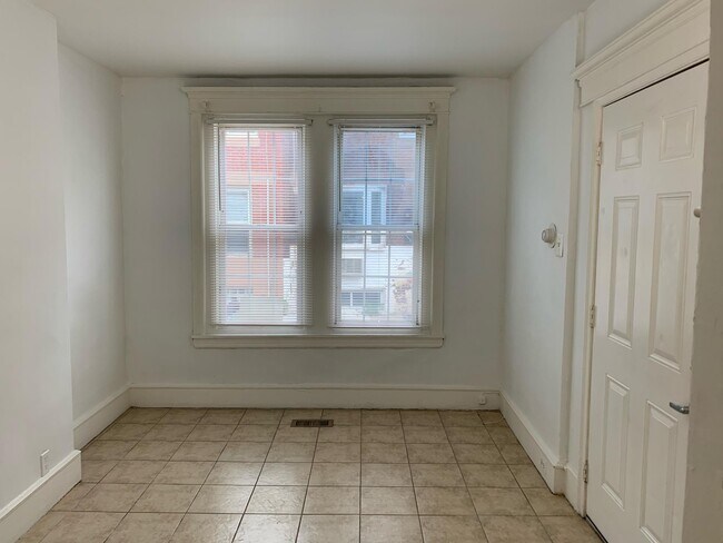 Building Photo - 2424 S Reese St
