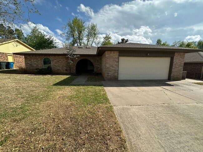 Building Photo - Beautiful 3 bed 2 bath!! Home will not las...