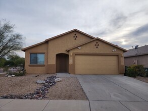 Building Photo - 4042 E Big Game Pl