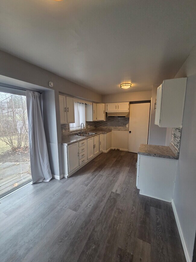 Foto del edificio - 3706 Providence St