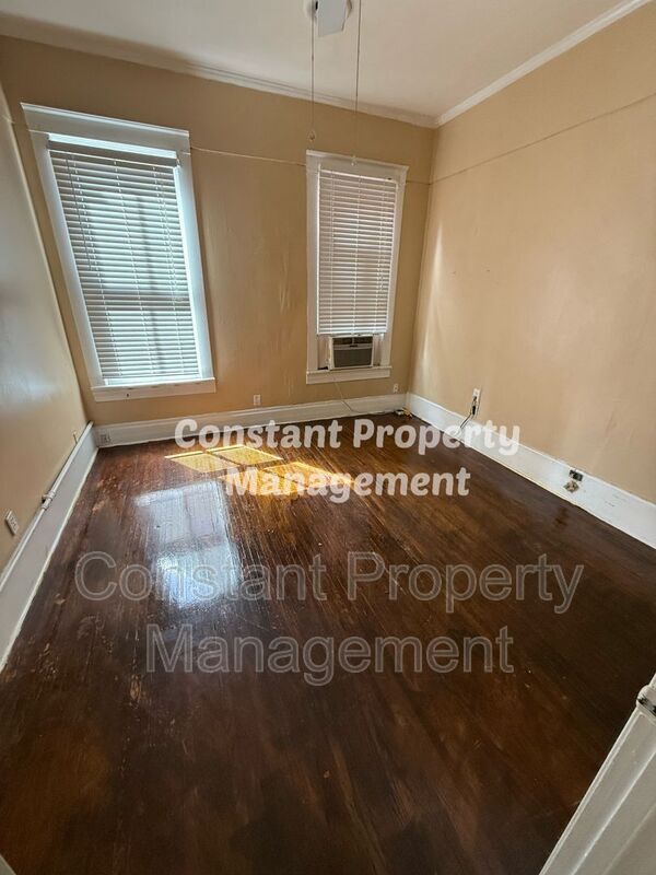 Building Photo - 1061 High St