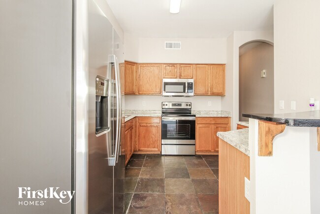 Foto del edificio - 16642 S 44th St