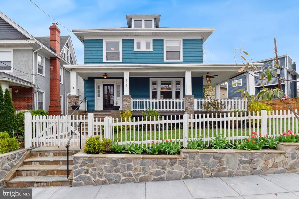 Foto principal - 1326 Emerson St NW
