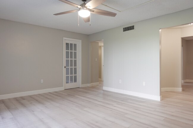 Building Photo - 508 Orange Dr