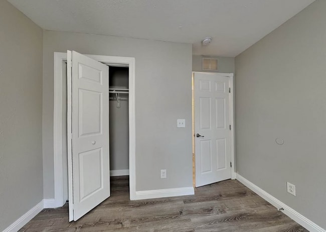 Foto del edificio - 500 Parnell Dr