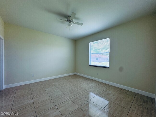 Foto del edificio - 2433 Vernon Ave S