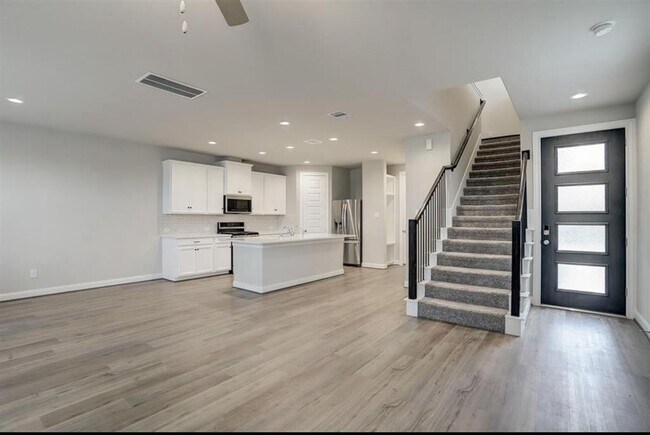 Building Photo - 9826 Magnolia Village Ln