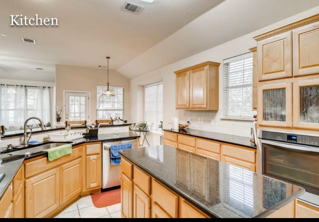 Foto del edificio - 207 Chesapeake Bay Ln N