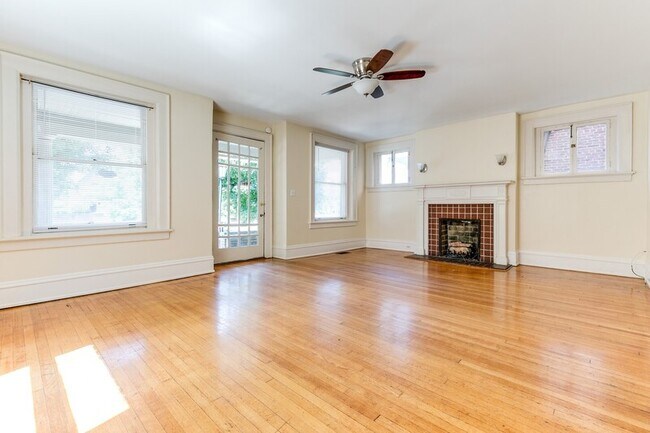 Foto del edificio - 2606 Monument Ave