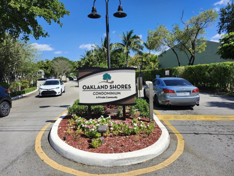 Primary Photo - 3105 Oakland Shores Dr