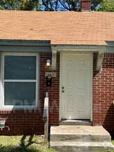 Building Photo - 636 S Hydraulic Ave
