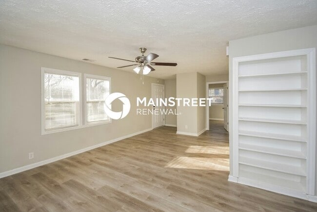 Photo - 3 Bedroom Pet-Friendly Home in Indianapolis, IN with Main Street Renewal
