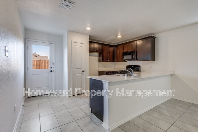 Foto del edificio - 3612 Kinglet Ct