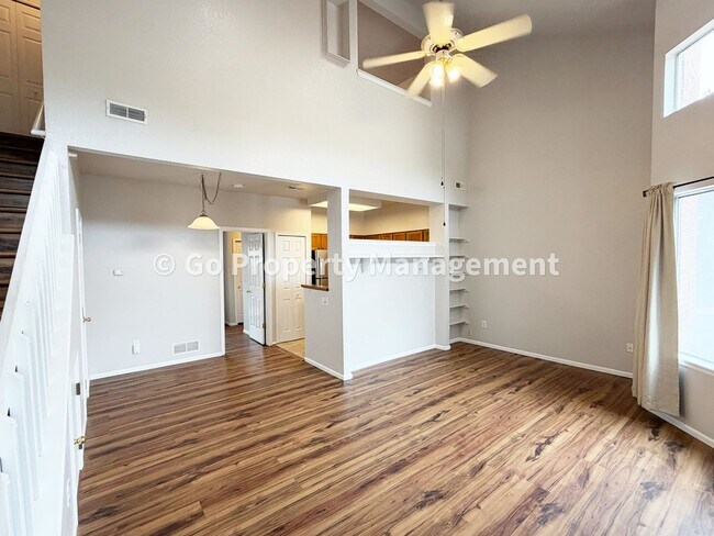 Foto del edificio - 8114 Gray Ct