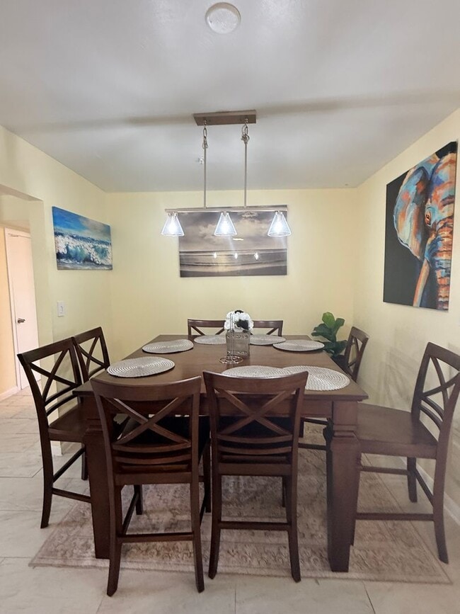 Building Photo - Beautifully Remodeled and updated Longwood beauty!  Call SHEILA C 407-687-7900