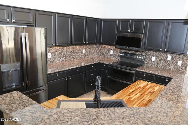 Foto del edificio - 9345 E Caribbean Ln