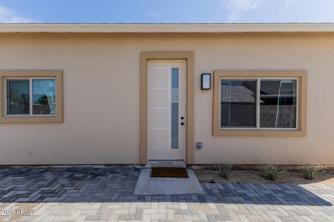 Foto del edificio - 1908 E Harvard St