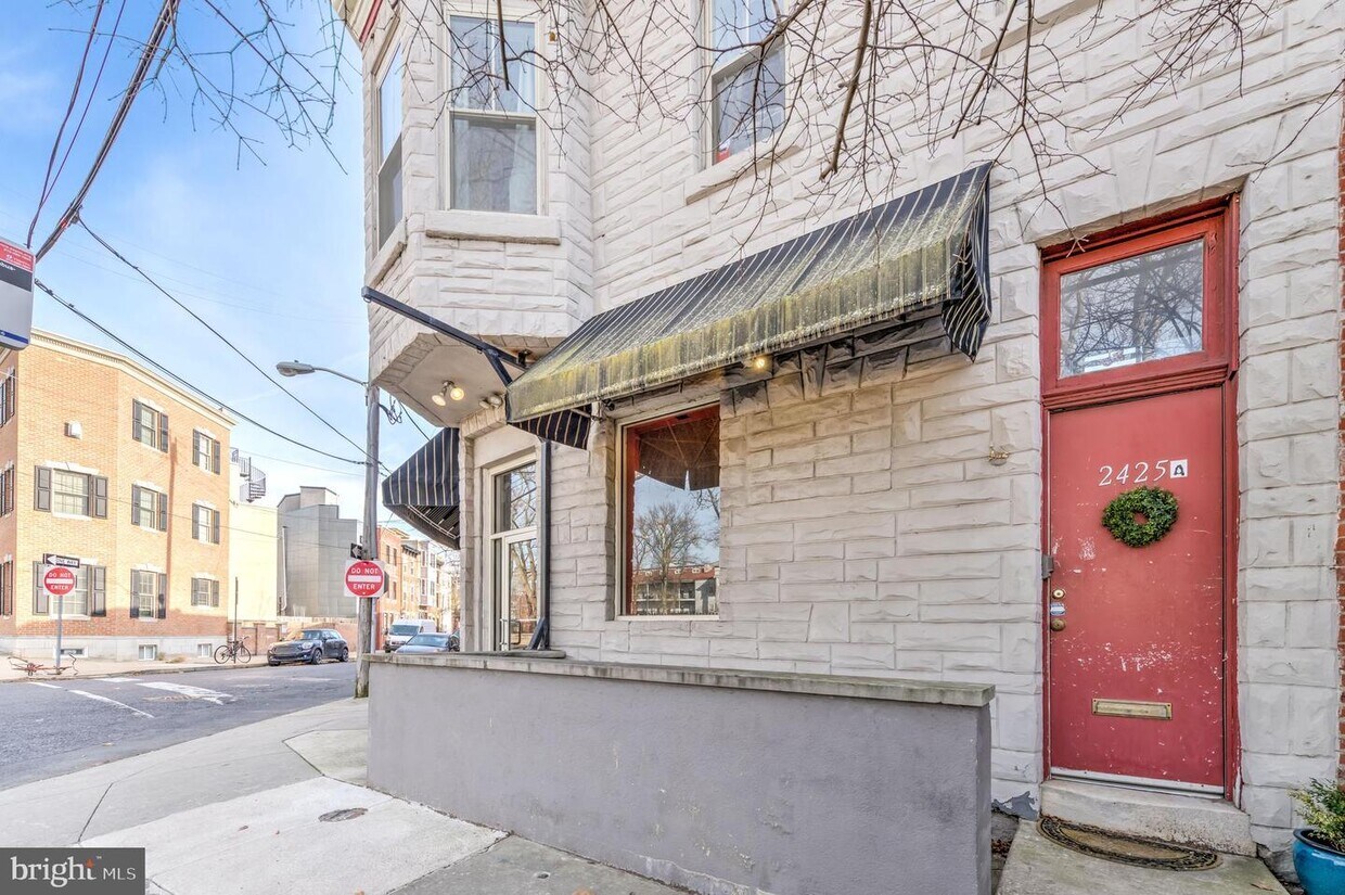 Building Photo - 2425 Grays Ferry Ave