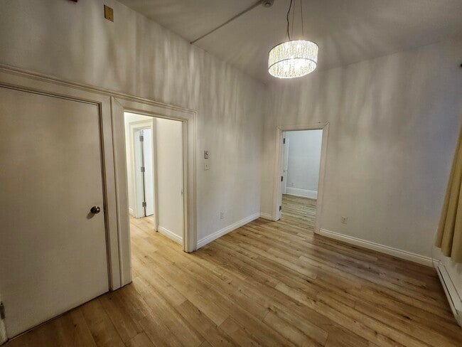 Building Photo - 55 Carmarthen St