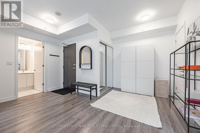 Building Photo - 50-550 Bruyeres Mews