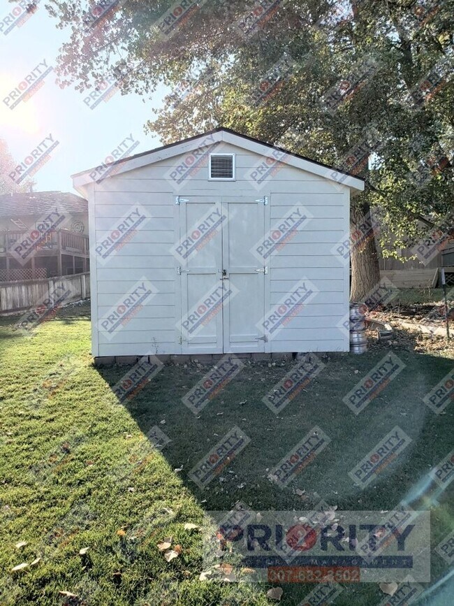 Foto del edificio - 3 bedroom, 2.5 bath Single-Family Home