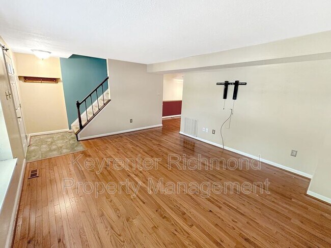 Building Photo - 749 Sturgis Dr