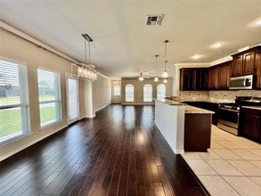 Building Photo - 1404 Arapaho Dr