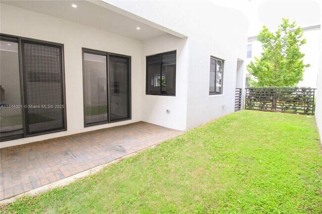 Foto del edificio - 4335 NW 81st Ave