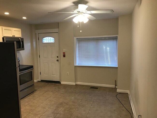 Foto del edificio - 2637 E Ontario St